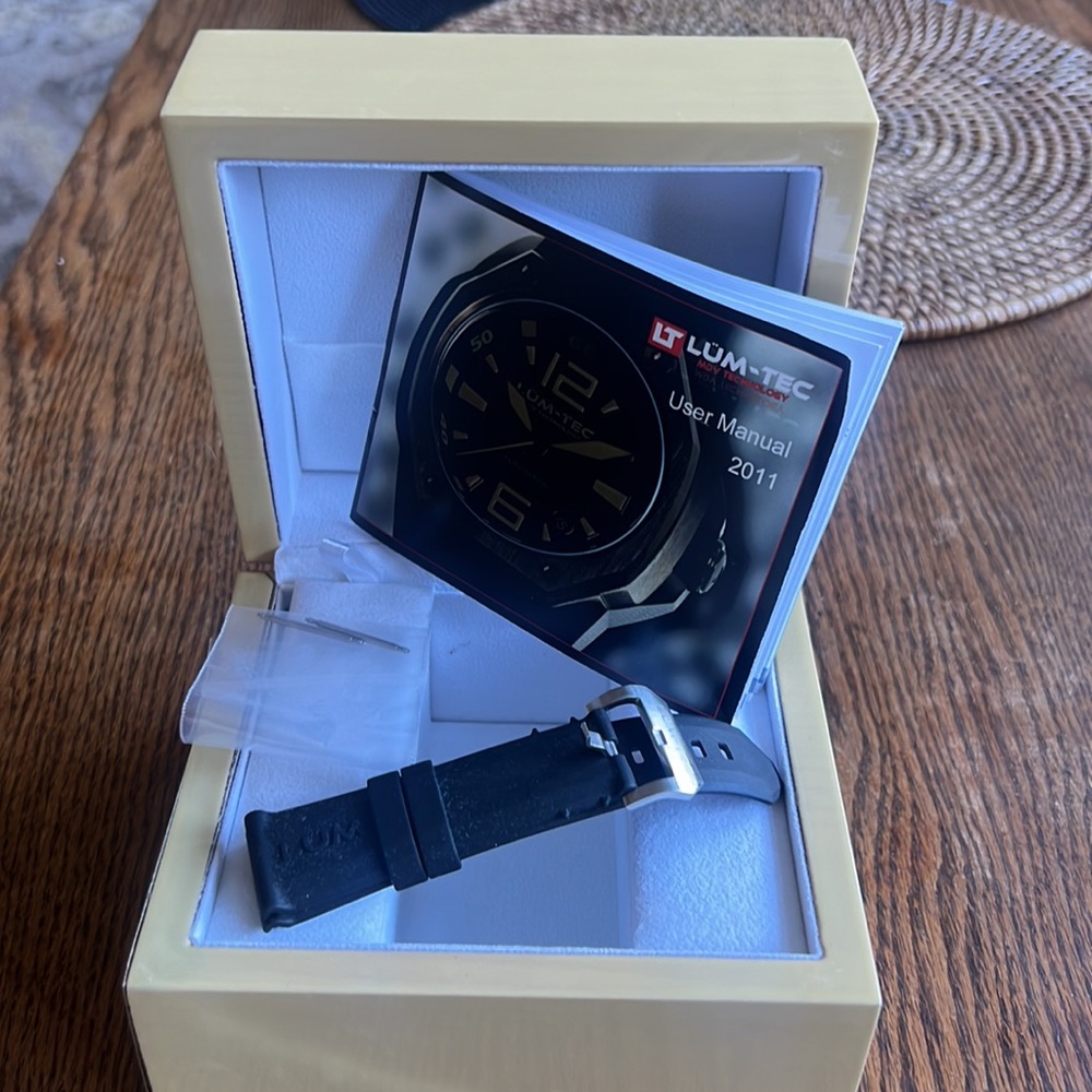 Lum-Tec Watch Strap, Manual & Box 🕰️ Wooden White Velour Interior 🕰️ READ